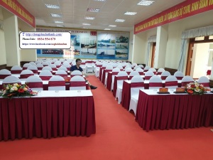 May áo phủ ghế hội thảo